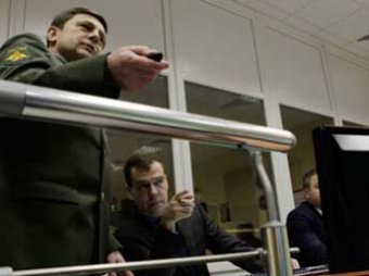 Медведев ввел в Калининграде радар и пригрозил Западу жесткими мерами противодействия