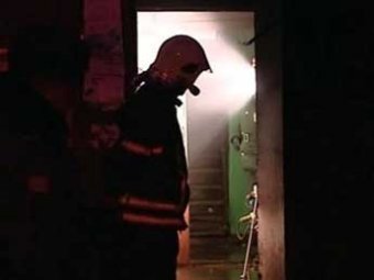 В Хабаровске хозяин горящего дома расстрелял пожарных и застрелился