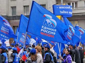 СМИ: в Москве директор школы уволен из-за «любви» к митингам «Единой России»