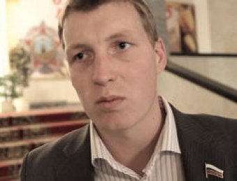 Депутат-единоросс выложил в Сеть ролик с призывом голосовать за "Партию жуликов и воров"