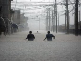 Число жертв наводнения на Филиппинах выросло до 569 человек