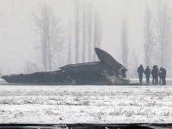 В Сети появились фото разбившегося в Киргизии Ту-134: чудом никто не погиб