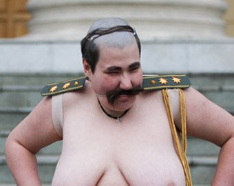 "Голые феминистки" пропали в Минске после акции у здания КГБ