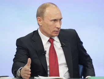Путин начал прямую линию с вопросов про выборы и митинги