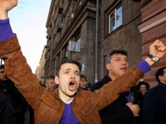 Яшина и Навального посадили на 15 суток в тюрьму