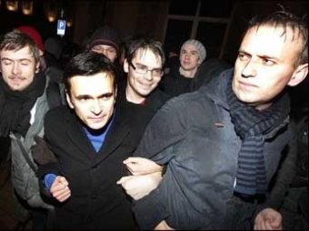 Навальный и Яшин вышли на свободу после 15 суток ареста