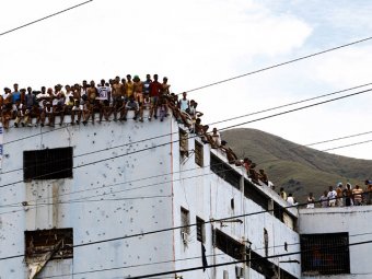 Венесуэльские зэки взяли в заложники почти 700 родственников