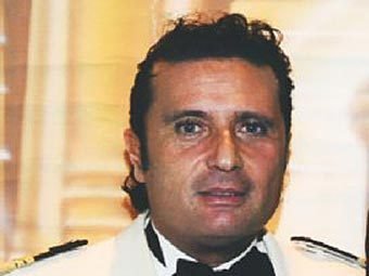 Крушение Costa Concordia: "капитан Трус" и раньше управлял лайнером как Ferrari