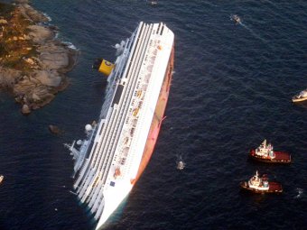 На затонувшем Costa Concordia нашли живых: молодоженов и мужчину