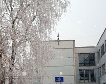 В Хабаровске неизвестный мужчина ударил школьника ножом в шею