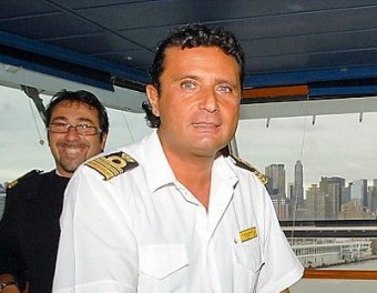 В момент крушения капитан Costa Concordia развлекался с женщинами