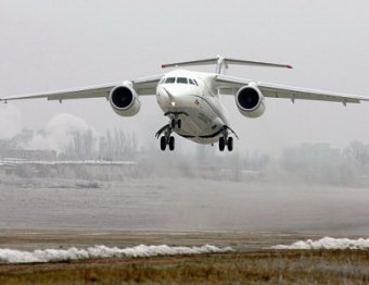 Аварийную посадку АН-148 без шасси в "Пулково" сняли на видео