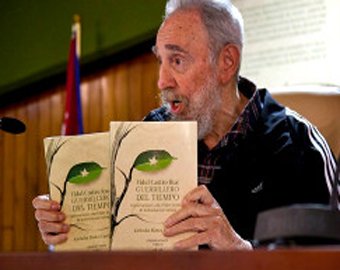 Фидель Кастро представил двухтомник воспоминаний