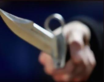 Мужчина с ножом напал на посетителей ресторана в Москве