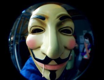 Хакеры из Anonymous объявили войну "продажным чиновникам и блогерам"