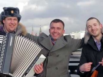 Сторонник премьера потребовал запретить показ «гимна Путину от гламурного таджика»
