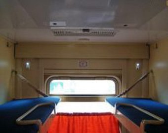 Пассажирка, на которую упала верхняя полка в поезде, отсудила 80 тысяч рублей