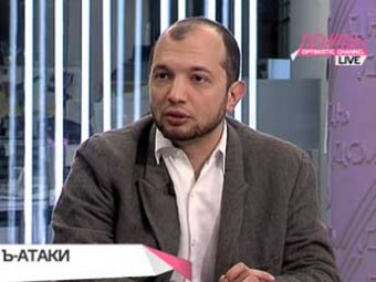 Пресс-секретарь «Наших» грозится подать в суд на ИД «Коммерсантъ»