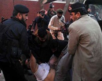 Смертник в Пакистане подорвал 23 человека