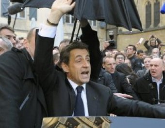 Саркози освистали и заплевали во время предвыборной поездки