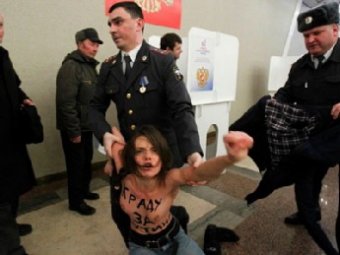 FEMENисток выдворят из России за попытку "украсть голос Путина"