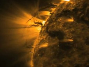 Астрономы NASA впервые засняли на видео гигантские торнадо на Солнце