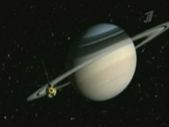 Ученые обнаружили странные объекты возле колец Сатурна