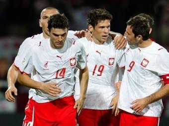 Футболистов Польши за пьянство и драку отчислили из сборной