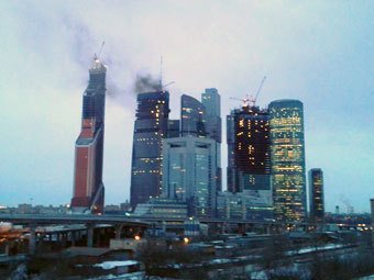 В Москве горит башня "Федерация": дым виден с Садового кольца