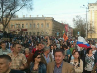 В центре Астрахани прошло шествие в поддержку Шеина. Не обошлось без драк