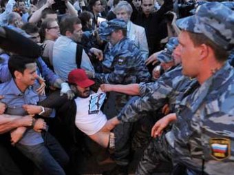 Замглавы ГУВД Москвы объяснил разгон оппозиции: «Они не радовались победе сборной России!»