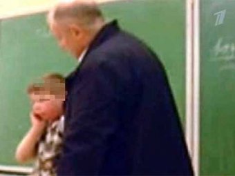 В Томске мужчина в школе избил 8-летнего обидчика своего сына