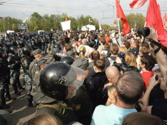 18-летнюю москвичку задержали за насилие над ОМОНовцем на митинге 6 мая