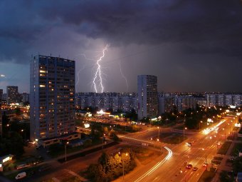В Москве молния убила 25-летнюю девушку