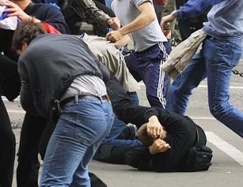 На юге Москвы массовая драка закончилась поножовщиной: есть раненые