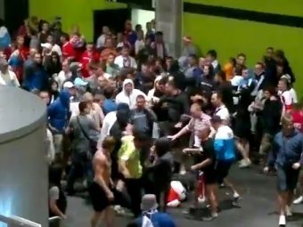 СМИ: после массовой драки во Вроцлаве российские болельщики готовят провокацию на матче с Польшей