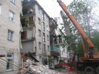На Украине обрушилась жилая пятиэтажка: есть погибшие