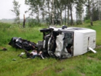 Под Ярославлем микроавтобус столкнулся с "Жигулями": 4 погибших, 22 раненых