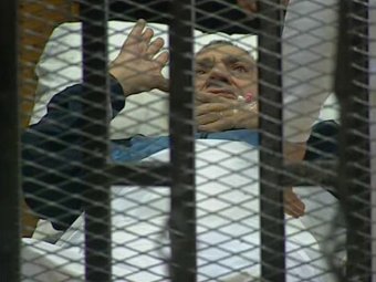 Хосни Мубарака приговорили к пожизненному заключению