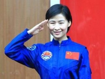 Китайцы отправили в космос первую женщину-тайконавта
