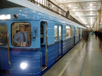 В московском метро покончил с собой менеджер банка, положив голову на рельсы