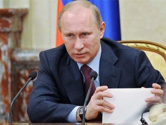 Путин подписал скандальный закон об НКО, как иностранных агентах