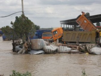 МЧС: Наводнение в Геленджике произошло из-за частного бассейна