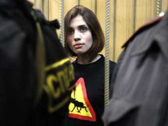 Суд отказался вызвать Путина и патриарха на слушания по делу Pussy Riot.