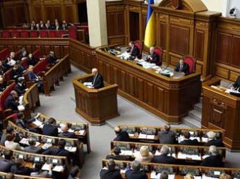 Украинские депутаты подрались, но приняли языковой закон