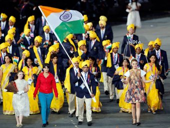 Делегацию Индии на открытии Олимпиады "возглавила" неизвестная женщина