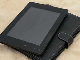 Рогозину показали первый российский планшетник для военных
