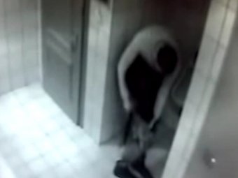 В Когалыме гостей отеля снимали скрытые камеры в туалете