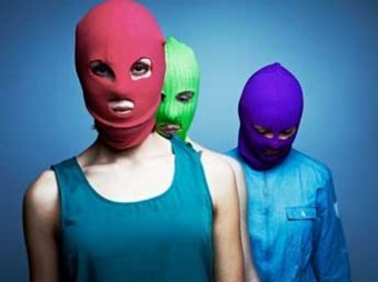 Последние оставшиеся на свободе Pussy Riot сбежали из России