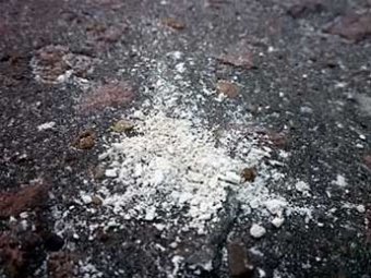 Омск засыпало странным белым порошком